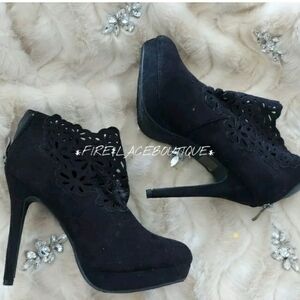 NEW PAPRIKA FLORAL LAZER CUT HEELS BOOTIES SZ 9.5